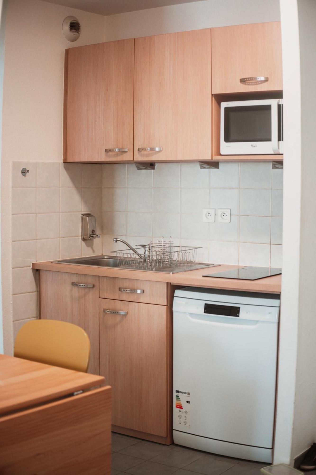 Bel Appartement Au Calme Avec Parking Лион Экстерьер фото